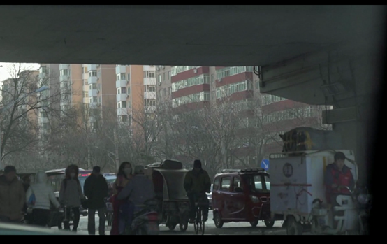 法国上映《中国蓝》:画家钟德以乡愁与海水创造的蓝色水墨家园